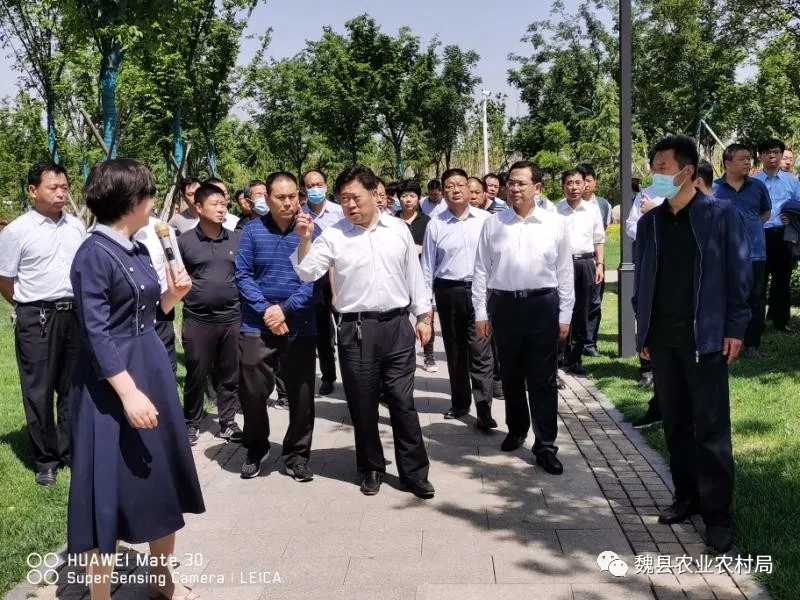 点击次数:825次 5月10日早7:30,县人大副主任李庆民,政府副县长刘忠良